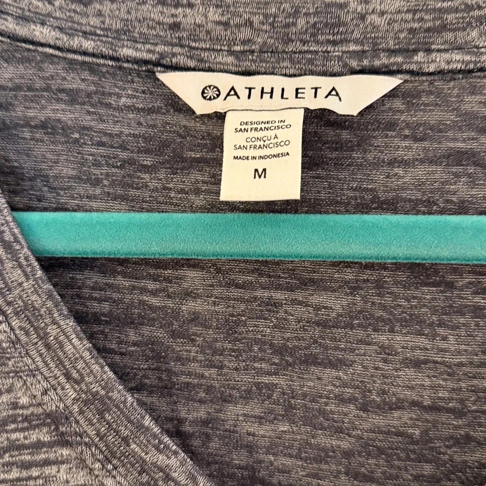 Athleta Breezy Scoop V Neck T Shirt Gray/Black Tunic Length M NEW - Picture 2 of 8